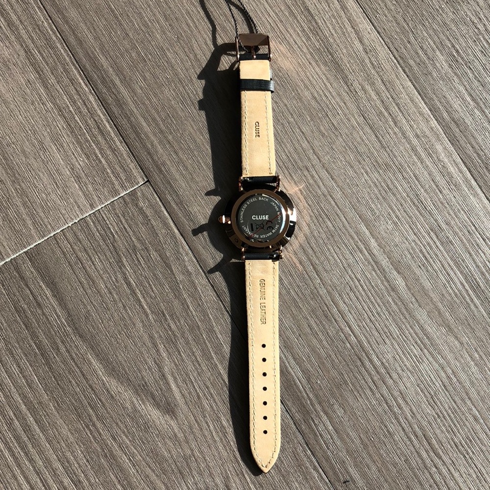 Cluse Black Leather Watch - Picture 4 of 8